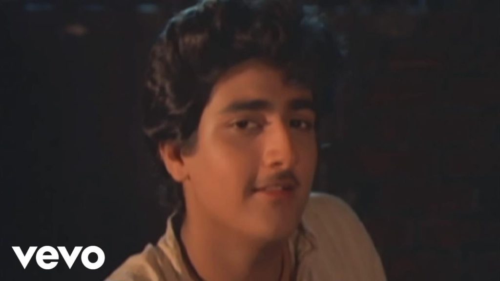 Neele Neele Ambar Par Lyrics - Kishore Kumar